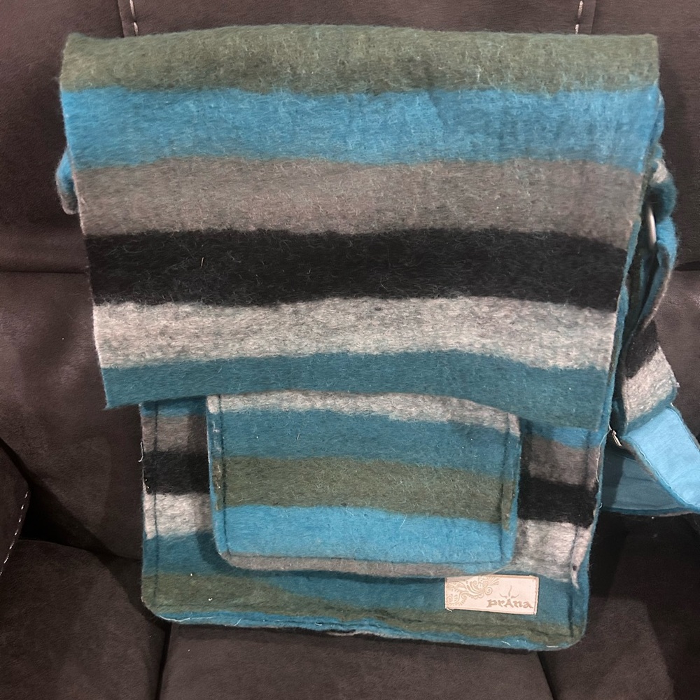 PrAna crossbody messenger bag